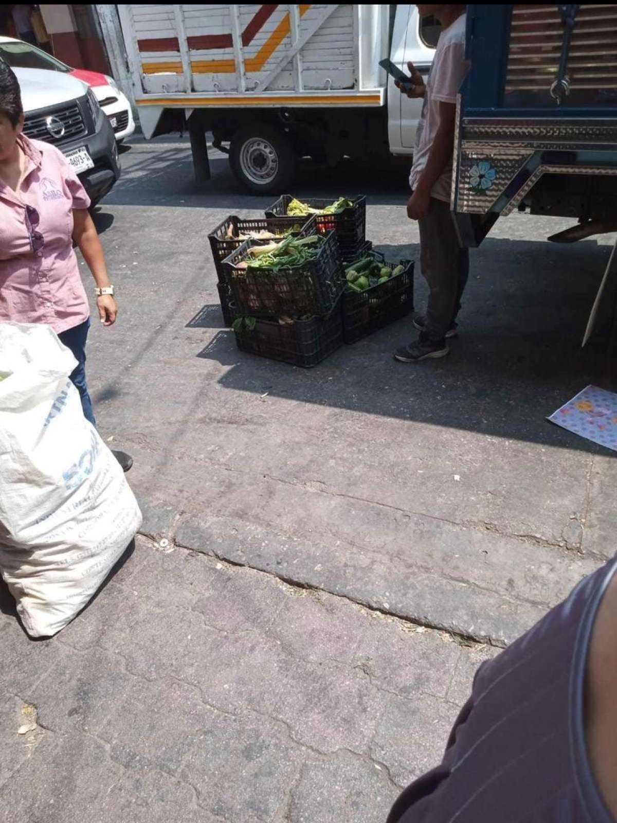 En el asilo de ancianos de Huatusco les dan verdura de desecho para comer.